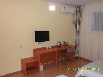 Tiandi Renhe Hotel Цзинань Экстерьер фото